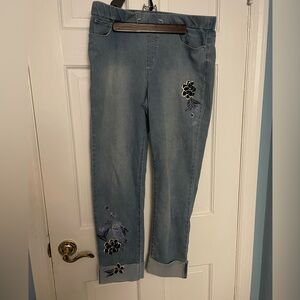 Denim & co. Embroidered cropped Blue Jeans